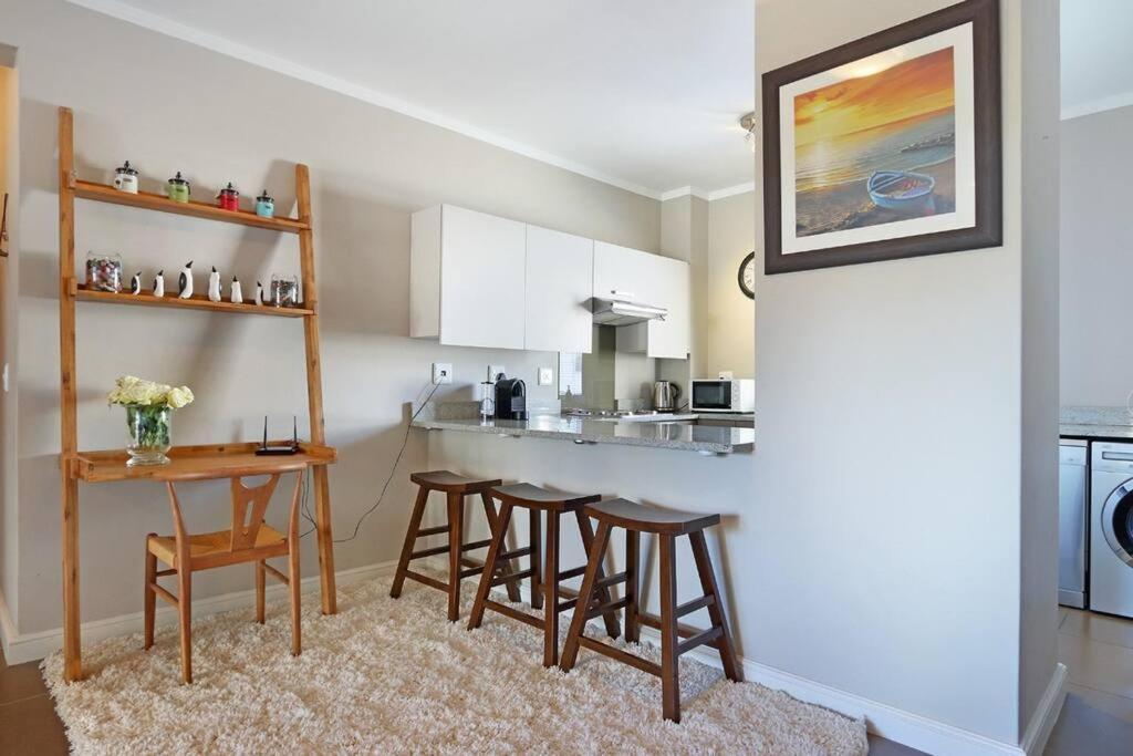Penguin Haven . Luxury 2 Bedroom, Boulders Beach. ケープタウン エクステリア 写真